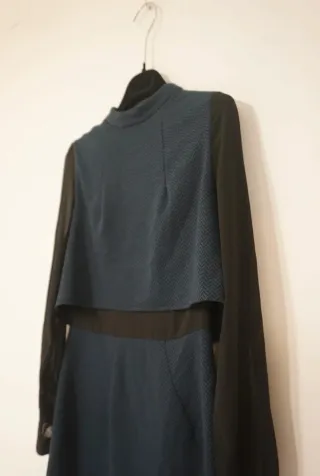 Vestido Mini Elegante Azul y Negro | Manga Larga