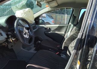 5159526 piloto trasero izquierdo nissan pix0 (uao)