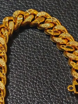 Esclava tallada oro 18k chapado cierre seguridad