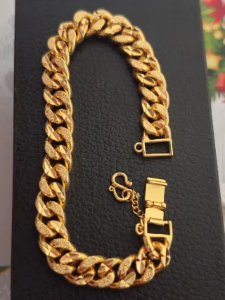 Esclava tallada oro 18k chapado cierre seguridad