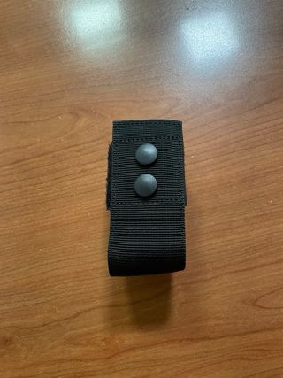 Porta spray, linterna, etc. negro