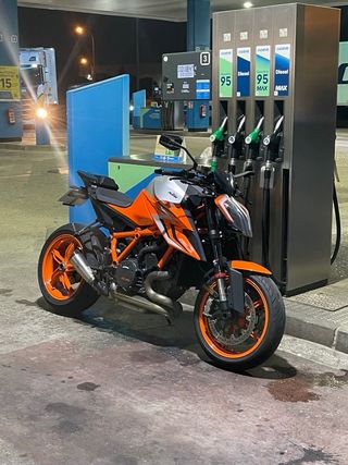 KTM 1290 Super Duke Naranja