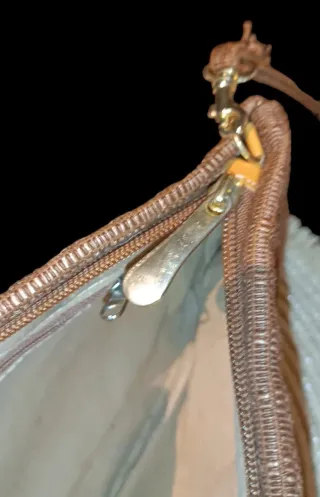 Bolso de mano tejido marrón