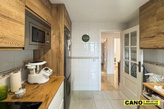 Piso en venta en San Luis en Almería