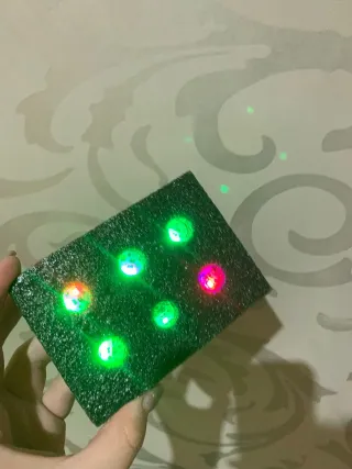 Aspersore ad acqua a forma di razzo per bambini