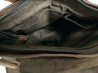 Bolso piel marrón con bolsillo