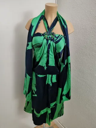 Vestido de seda nuevo con fular talla 38