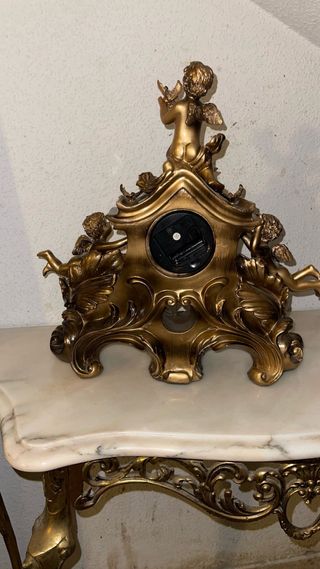 Reloj de sobremesa con ángeles dorado