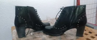 Botines de piel negros tacón cremallera y cordones