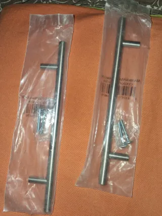 Tiradores plateados para puertas/armarios.Tengo 5