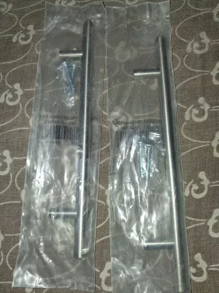 Tiradores plateados para puertas/armarios.Tengo 5