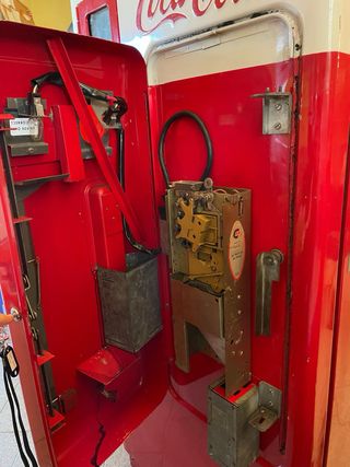 Distributore Coca Cola Cavalier