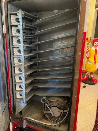 Distributore Coca Cola Cavalier