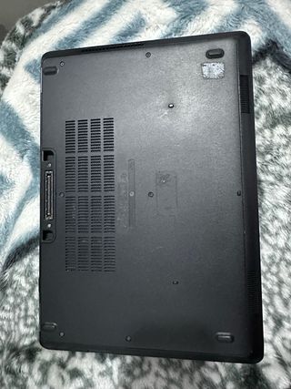 Portátil Dell con cargador