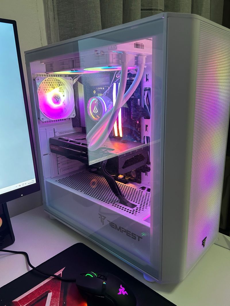 PC Gaming Ryzen 7 7800X3D + RX 7800 XT