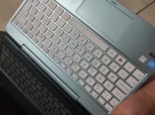 Ordenador portátil in buen estado funciona perfect