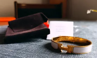 Pulsera Hermes Dorada Cierre H Blanca