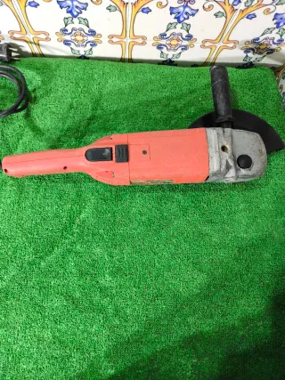 Amoladora Milwaukee para reparar