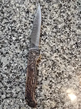 Canivete Novo com lâmina damasco