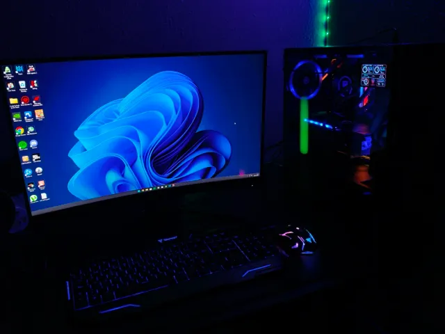 PC Gaming RTX 3070 / Ryzen 7 5700X / 32GB RAM.