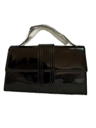 Bolso negro charol