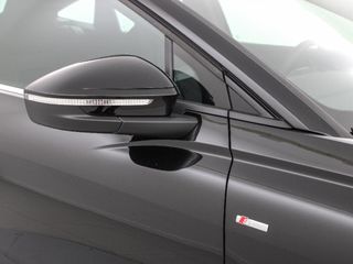 AUDI Q4 AUDI Q4 SPORTBACK GENUINE EDITION 45 E-TRON 210,00 KW 77,0 KWH