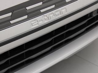 AUDI Q4 AUDI Q4 SPORTBACK GENUINE EDITION 45 E-TRON 210,00 KW 77,0 KWH