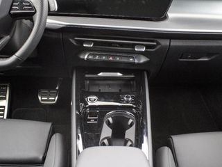 AUDI Q3 AUDI Q3 SUV LAUNCH EDITION E-HYBRID 200 KW S TRONIC