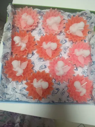 Candela decorativa angelo su fiore