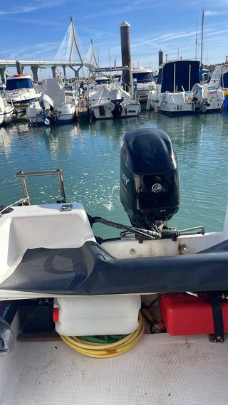 Embarcación Dipol Alcatraz 580