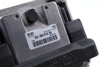 Centralita 03l906018sk audi a5 sportback 8t 126903