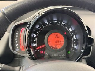 TOYOTA Aygo 5P x-play 70 Manual