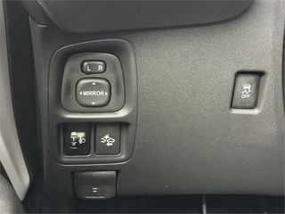 TOYOTA Aygo 5P x-play 70 Manual