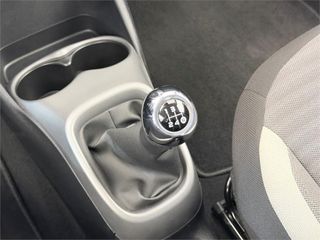 TOYOTA Aygo 5P x-play 70 Manual