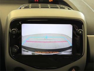 TOYOTA Aygo 5P x-play 70 Manual