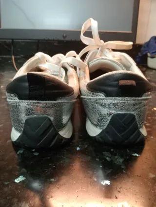 Zapatillas plateadas