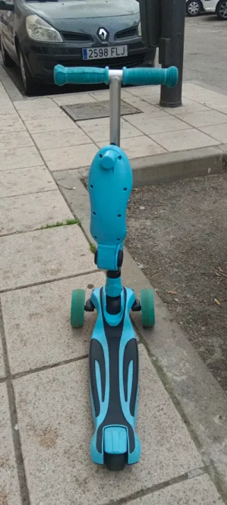 Patín 3 ruedas azul