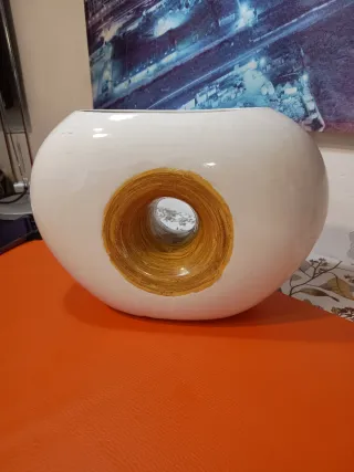 Jarrón Decorativo Cerámica Blanco y Dorado