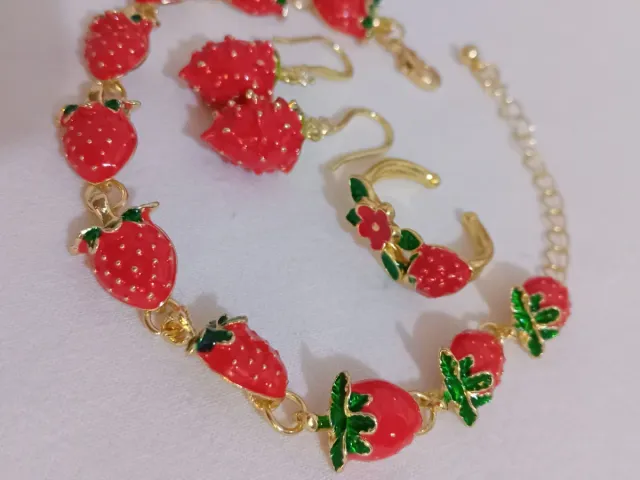 Set Orecchini Anello Bracciale Fragola