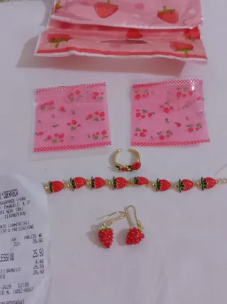 Set Orecchini Anello Bracciale Fragola