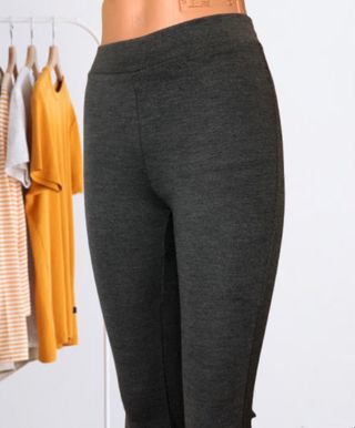 Pantalón acampanado Nuevo