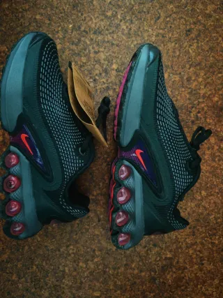 Nike Air Max DN Crimson Smoke Tamanho 33