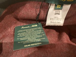 Gorra plana cuero sintético negro