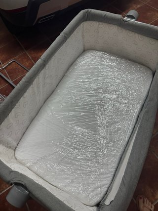 Cuna colecho bebé Chicco gris