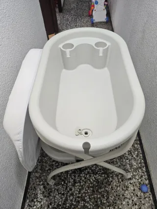 Bañera y cambiador bebé casi nuevo