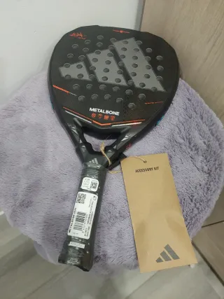 Pala de pádel Adidas Metalbone