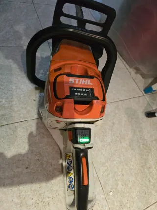 Motosega Stihl MSA 300 con accessori