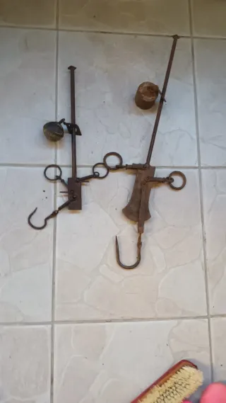 Balanza antigua de hierro