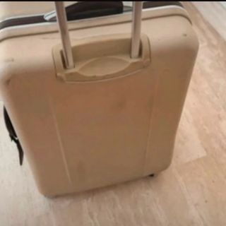 Maleta beige y marrón