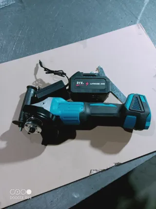 Makita.Amoladora 125mm